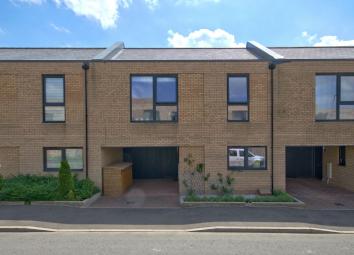 Terraced house For Sale in Cambridge