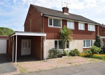 Semi-detached house For Sale in Ashford