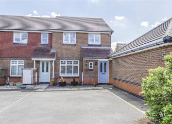 3 Bedroom End terrace house to rent