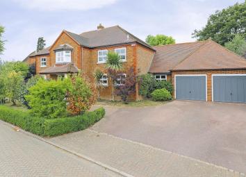 Detached house For Sale in Sittingbourne