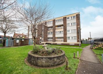 Flat For Sale in Gravesend