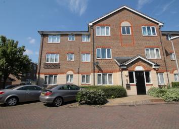 Flat To Rent in Romford