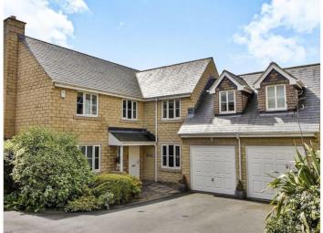 Detached house For Sale in Sowerby Bridge