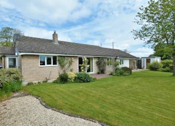 Detached bungalow For Sale in Holywell