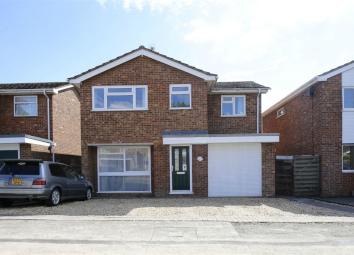 Detached house For Sale in Milton Keynes