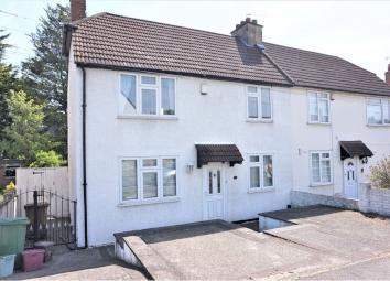 3 Bedroom End terrace house to rent