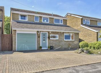 Detached house For Sale in St. Neots