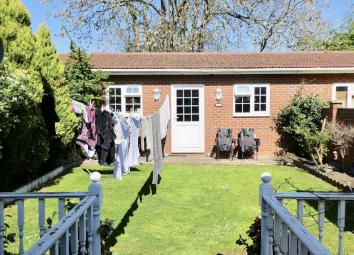 Semi-detached house For Sale in Hayes