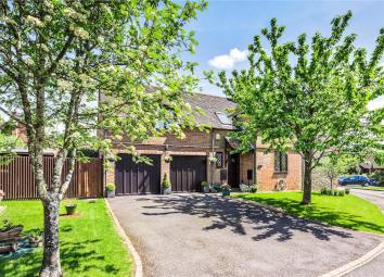 Detached house For Sale in High Wycombe