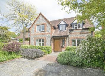 Detached house To Rent in Reading