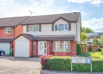 Detached house For Sale in Leamington Spa
