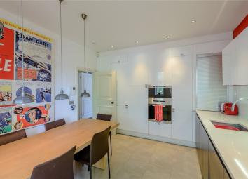 Flat For Sale in London
