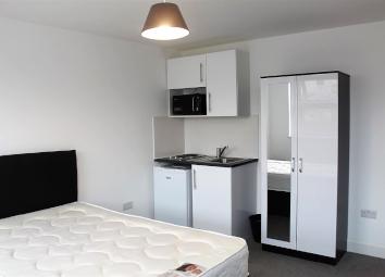 Studio To Rent in Enfield