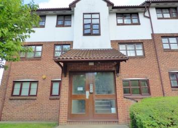 Flat For Sale in Greenhithe