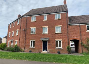 Town house For Sale in Swindon