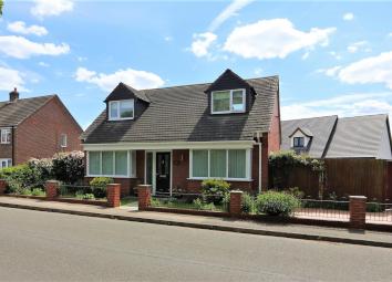 Detached bungalow For Sale in Swadlincote
