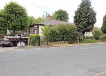 Detached house For Sale in Hyde