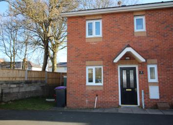 End terrace house To Rent in Telford
