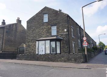 End terrace house For Sale in Halifax