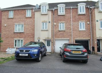 Terraced house For Sale in Barry