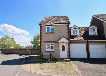 End terrace house For Sale in Street