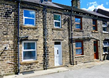 Terraced house For Sale in Huddersfield