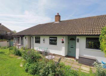 Semi-detached bungalow For Sale in Salisbury