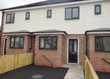 Mews house For Sale in Leigh