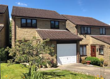 Detached house For Sale in Crewkerne