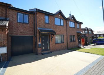 Town house For Sale in Ossett