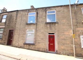Terraced house To Rent in Glossop