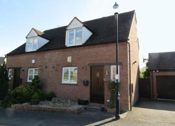 Semi-detached house To Rent in Cheltenham
