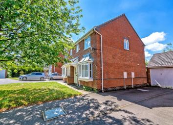 3 Bedroom Semi-detached house to rent