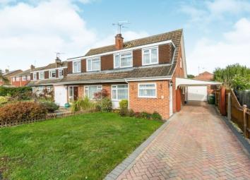 Semi-detached house To Rent in Guildford