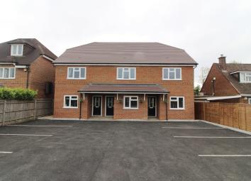 End terrace house To Rent in Reading