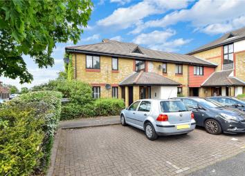Flat For Sale in Greenhithe
