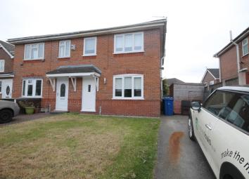 Semi-detached house To Rent in Prescot