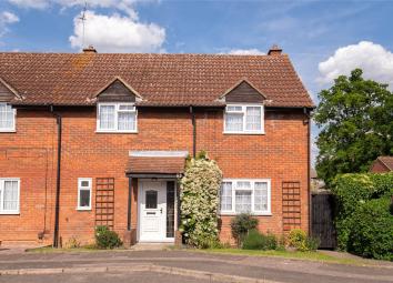Detached house For Sale in Chigwell