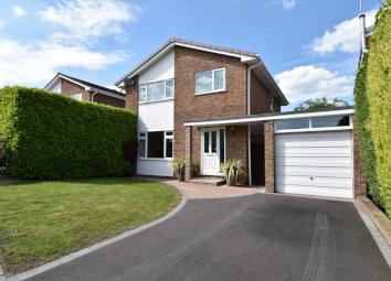 Detached house For Sale in Droitwich