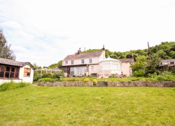 Detached house For Sale in Wotton-under-Edge