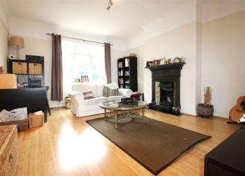 Semi-detached house To Rent in London