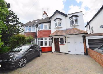 4 Bedroom Semi-detached house for sale