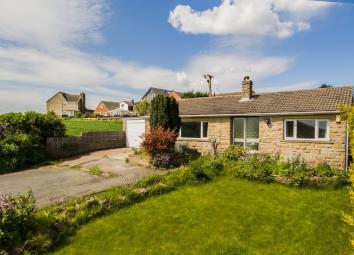 Detached bungalow For Sale in Huddersfield