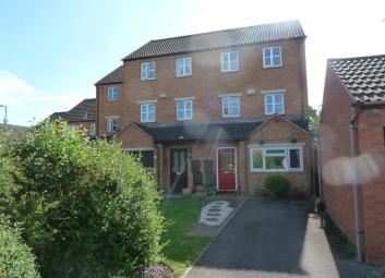 Town house For Sale in Gloucester