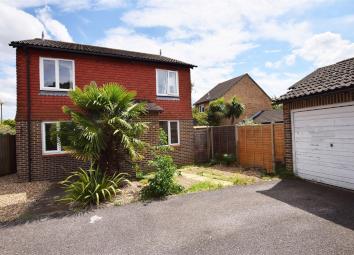 Terraced house To Rent in Hampton