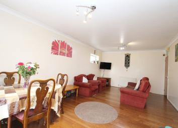 Flat To Rent in Stanmore
