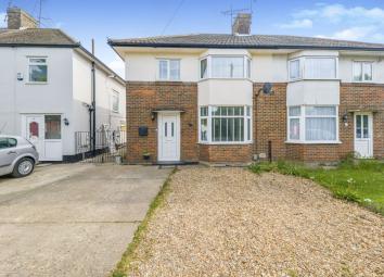 Semi-detached house For Sale in Hatfield