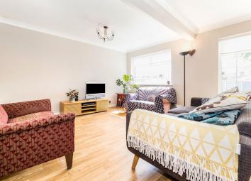 Terraced house For Sale in Hornchurch