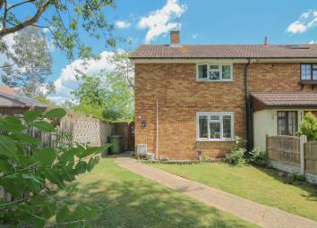 End terrace house For Sale in Basildon