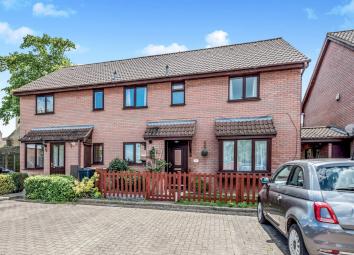 Terraced house To Rent in Bedford